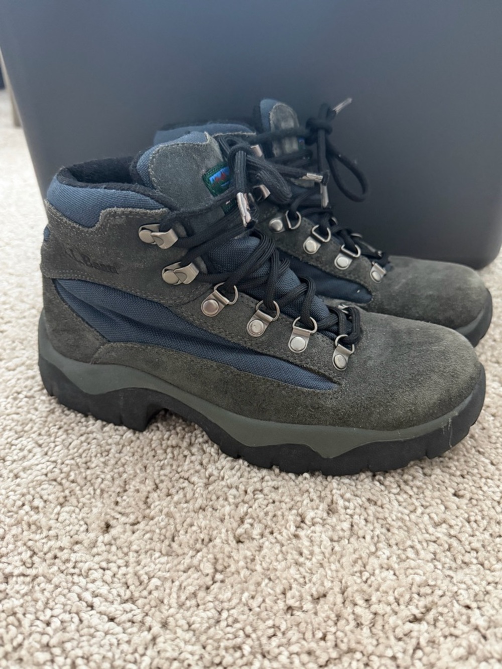 LL Bean Gray Suede Hiking Boots Womens 7 Ankle Lace Up Gorpcore Trail